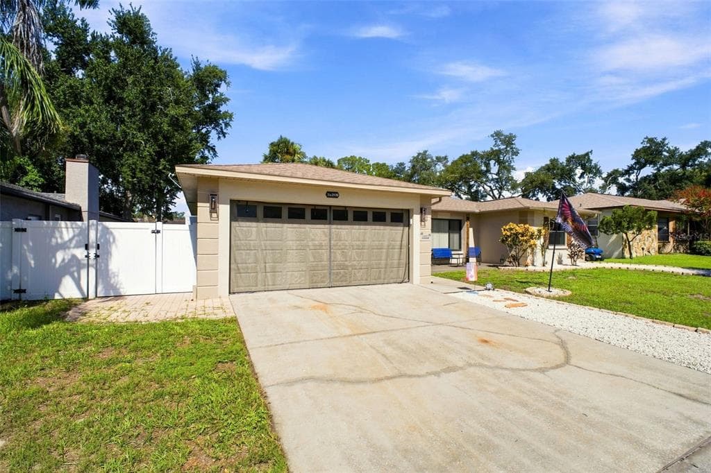 1830 WILLOW OAK DRIVE W