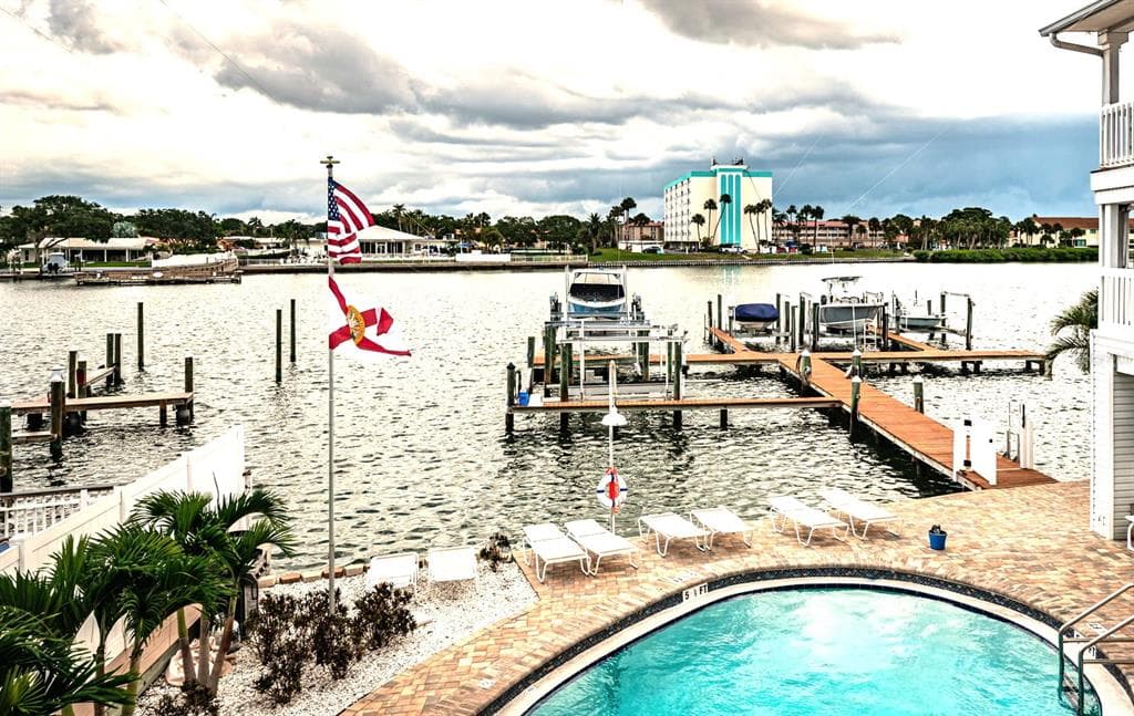 20019 GULF BOULEVARD UNIT 9
