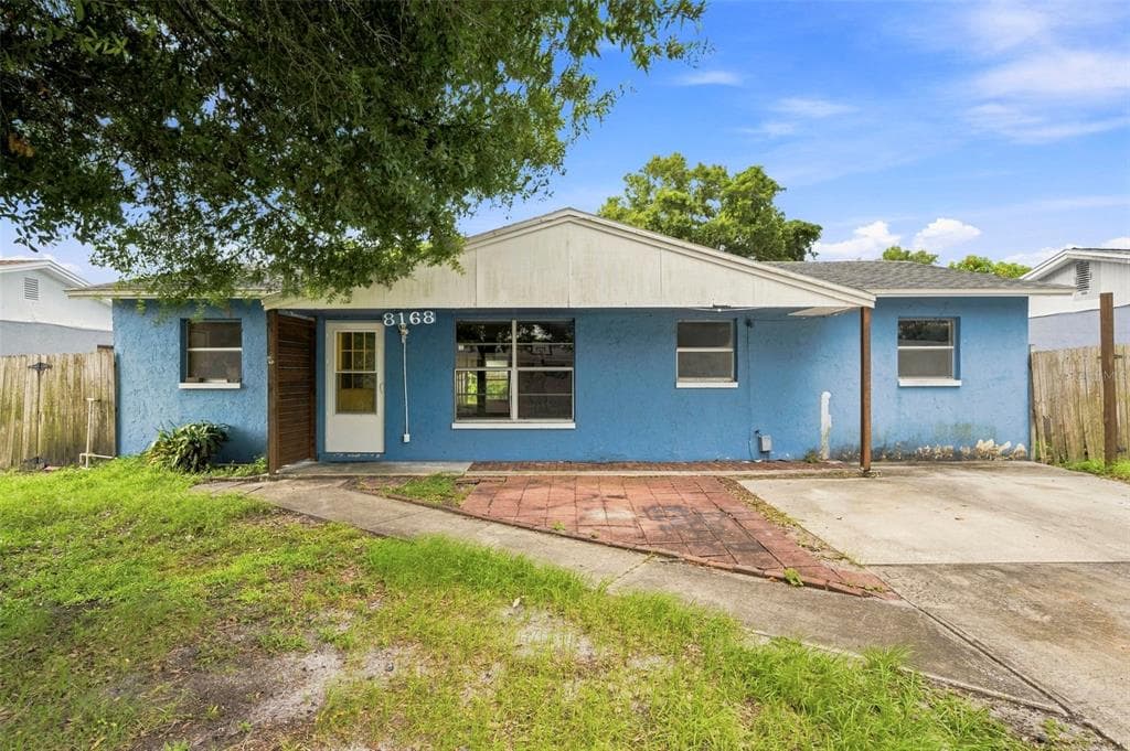 8168 82ND AVENUE SEMINOLE, FL 33777