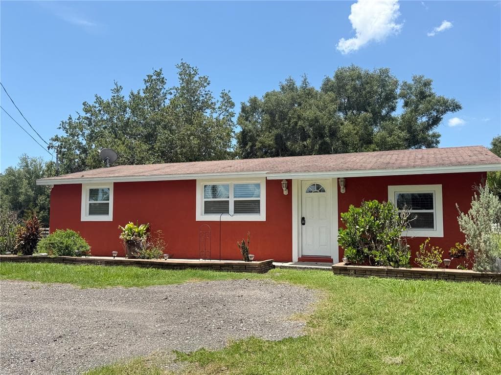 11305 OAK DRIVE