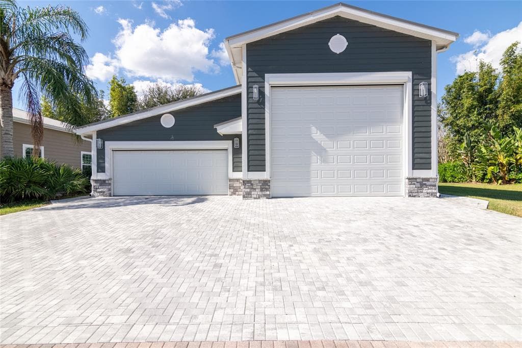6757 AMANDA VISTA CIRCLE