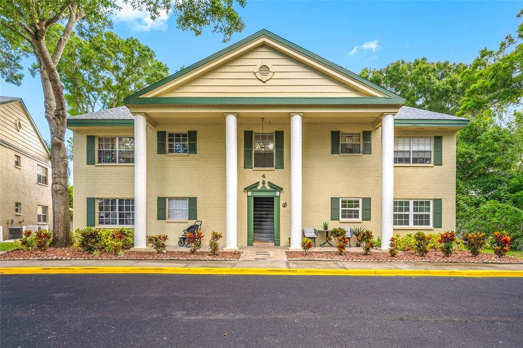 131 N MERCURY AVENUE UNIT 131