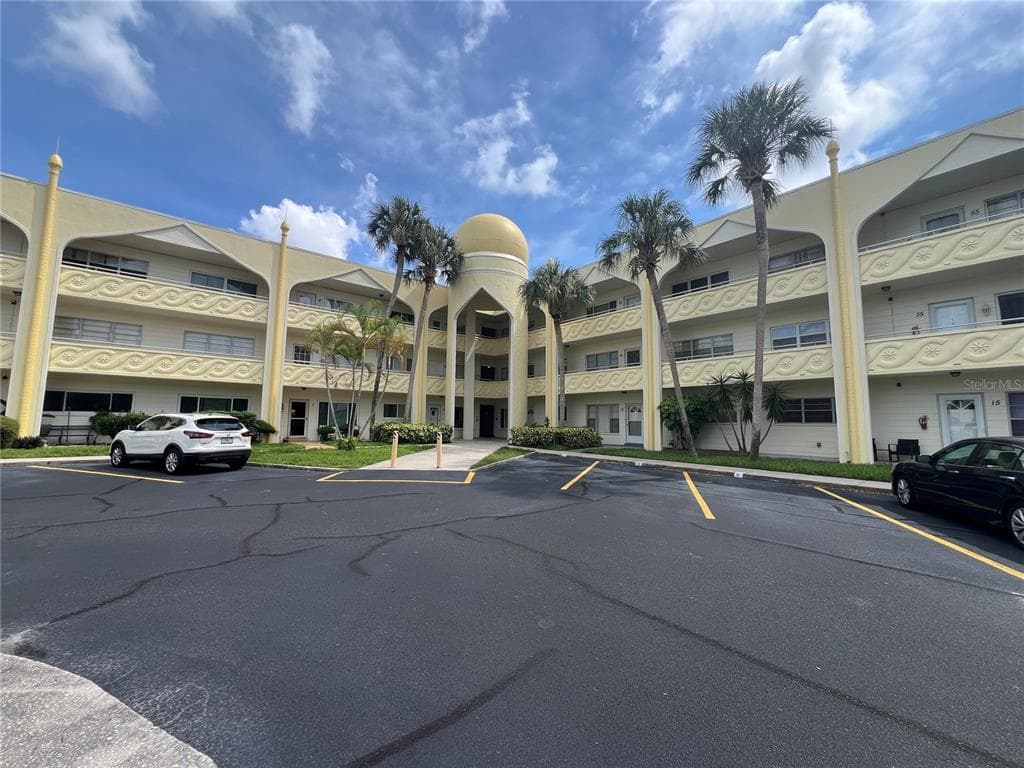 2361 ECUADORIAN WAY UNIT 33