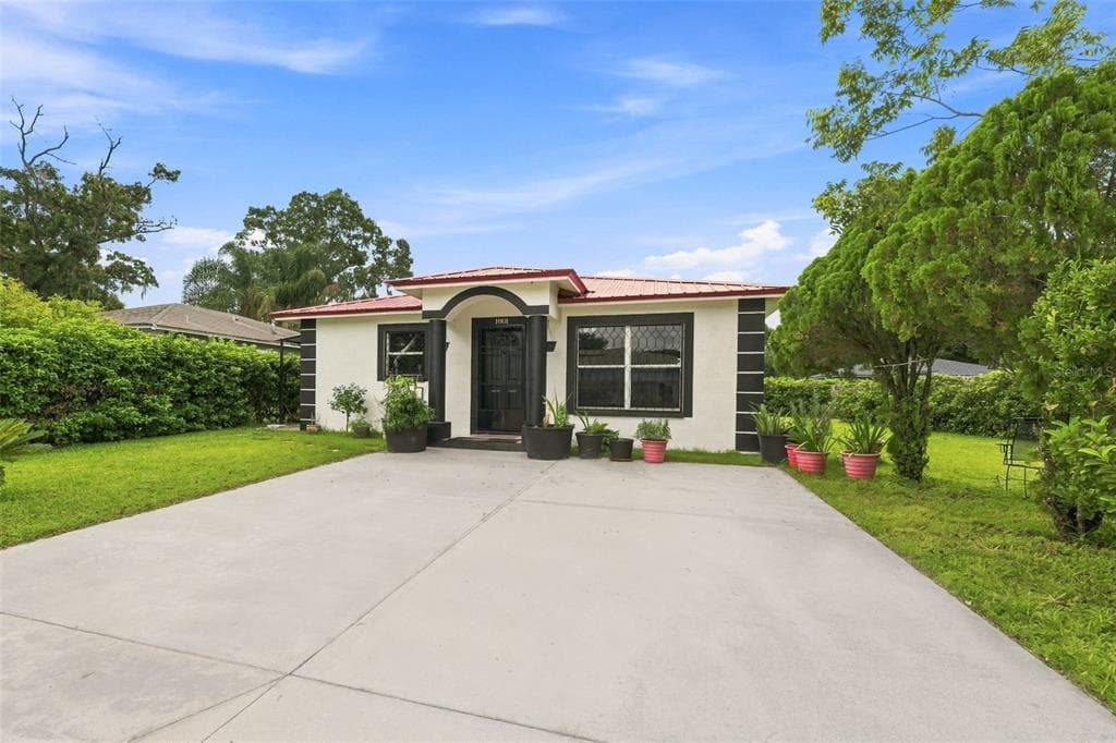 1801 BETHUNE DRIVE