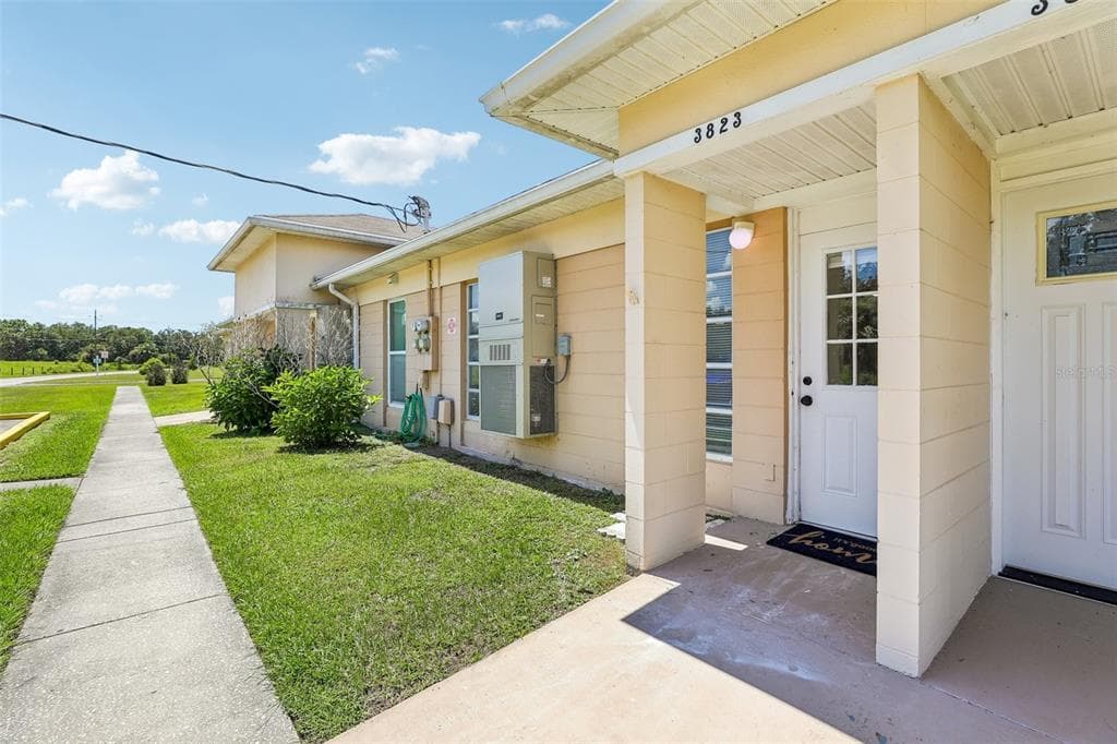 3823 CLUB CIRCLE