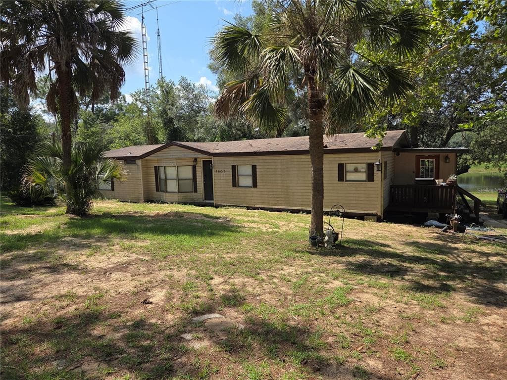 1607 TWIN LAKES BOULEVARD